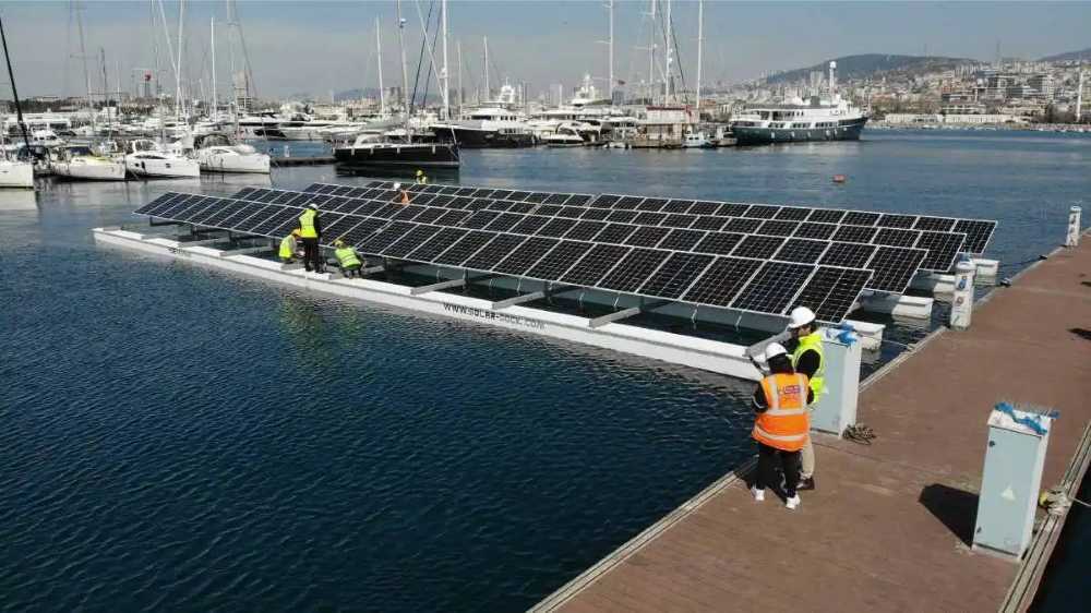 floating-renewable-energy-on-water