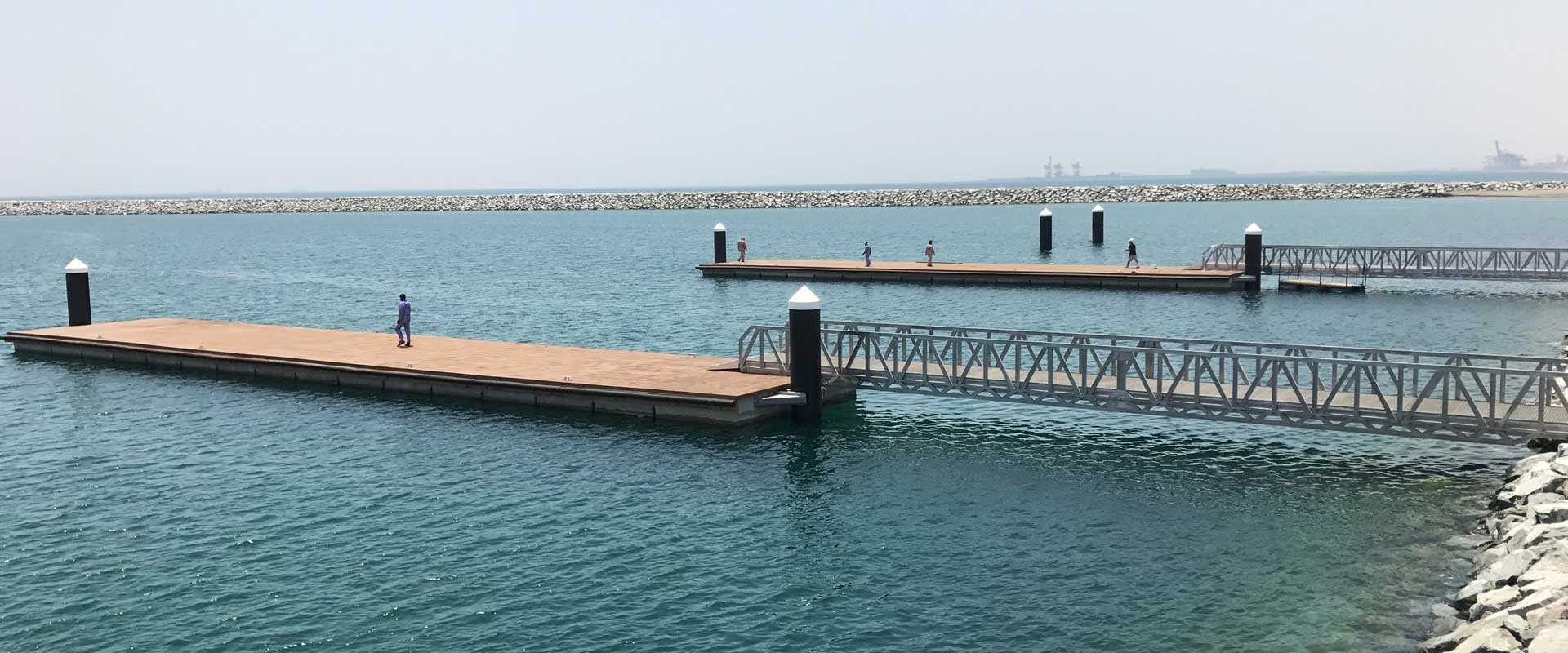 floating-concrete-pontoons-docks